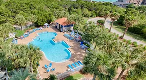 Top-Floor Studio with Ocean Views and Pool - Image 5