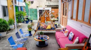 Nomads Hostel Multicultural & Coworking - Image 4
