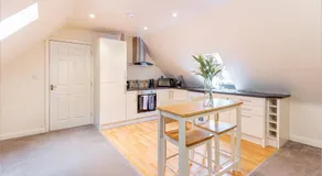 Hillbrook House- Apartment 8 - Image 5