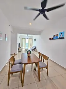 Metropol Holiday Suite - Image 3