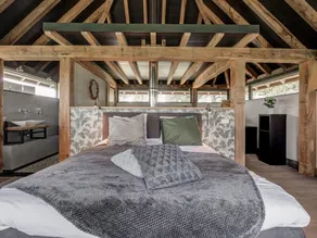 Lush holiday home with a private Hot Tub - Image 2