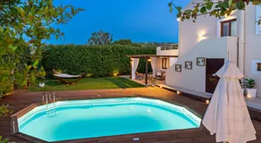Apartamento totalmente equipado con jardín, terraza y piscina privada | Vistas a la piscina | Admite perro - Image 4