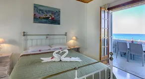 Villa Angela, seafront apartments, Almiros beach - Image 2