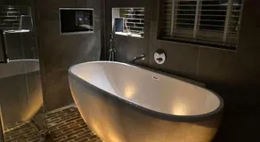 Voorsterstaete former barn, including jacuzzi - Image 3