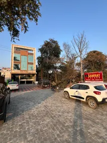 THE SAMRAT PALACE - Image 4