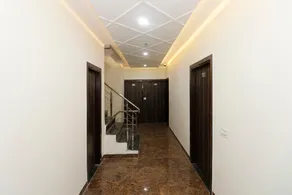 OYO 44021 Hotel Aura - Image 5