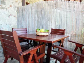 Charmantes Apartment mit Pool, Terrasse und Garten - Image 2