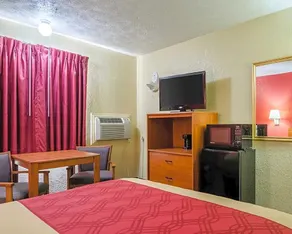 Econo Lodge Ottawa - Image 5