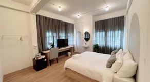 La Moon House - Image 2