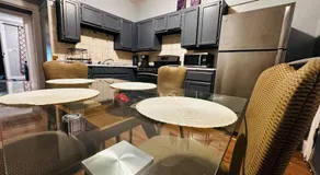 Cozy in Hyde Park Greater Grand Crossing - Image 2