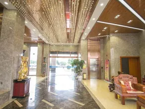 Golden Apple Hot Spring Hotel - Image 5