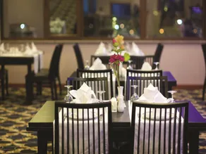 The City Hotel - Image 4