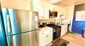 Midway Hideaway -Cozy 1BR- parking - Image 4