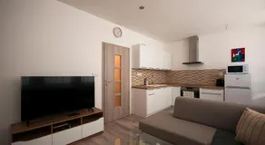 MAYTEX - ubytovanie v 46m2 apartmáne s balkónom - Image 2
