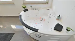 Yello Homes - Souterrain - Whirlpool - LuxuryStyle - Image 4