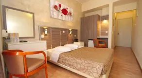 Socrates Hotel - Image 2
