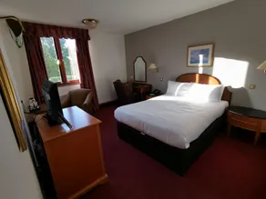 Copthorne Hotel Effingham Gatwick - Image 2