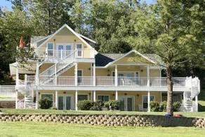 Blackberry Inn Yosemite - Image 2