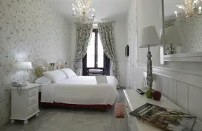 Basic Hotel Puerta de Sevilla - Image 2