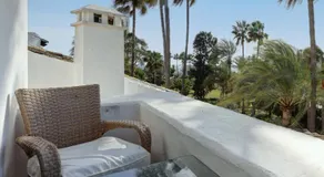 Maison de vacances 'Frontline Paradise Townhouse' près de la plage avec balcon et piscine - Image 4