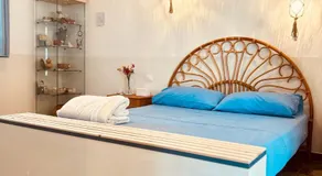 Dream Holiday - Image 2