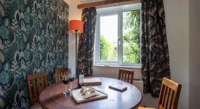 Woodland House by Cliftonvalley Apartments - Image 5