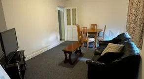 Deluxe Double Bedroom Manchester - Image 2