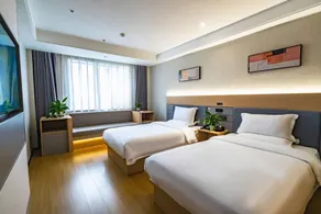 Yibai International Hotel - Image 2