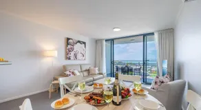 The Landmark unit 405 Resort style, spectacular water views, lift, linen, pool, games room, port-a-cot and highchair. - Image 3