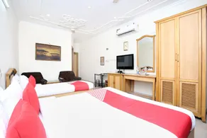 Hotel O Le Bon Ton - Image 2