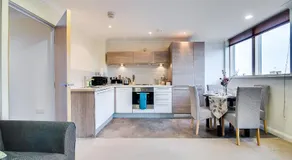 Mica Point City Centre Apartment - Image 3