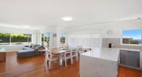 Moon Glow Views, Short Walk To Beach Accom Holidays - Image 3