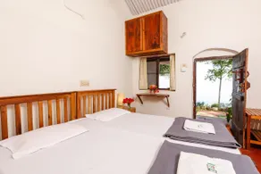 DEVASHOLA HOMESTAY - Image 4