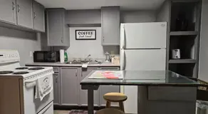 Bright and Cozy Studio - Image 4