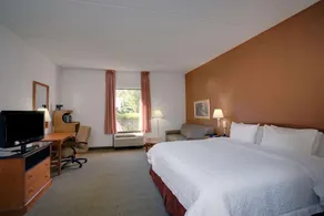Comfort Inn & Suites Mt. Holly - Westampton - Image 4