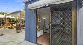 The Little Blue Shack - Quaint Granny Flat - Image 3