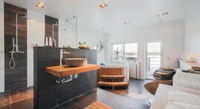 Guestly Homes - Luxury 11p Villa with Spa & Stunning Views - Image 2