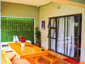 Rest Inn C Guesthouse - 10min from OR Tambo Airport - Image 2