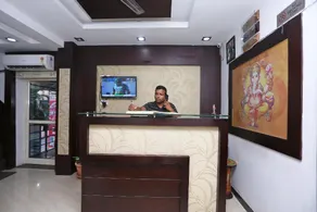 OYO Hotel Rajshree - Image 4