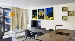 Spacious 3BR 2/5 BA Near Diamond District by Oneluxstay - Image 2