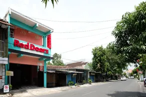 RedDoorz near Sunrise Mall Mojokerto - Image 3