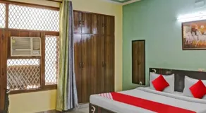 Hotel Royal Retreat - Image 2