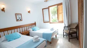 Apartamentos La Cabaña - Image 2