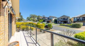 Small dog friendly 4-49 Bonito St - air con & Wi-Fi - Image 3