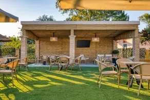Comissa Luxury Suites, Junior3 - Image 4