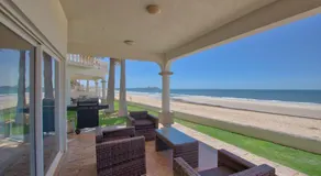 Las Palmas Resort - Image 2