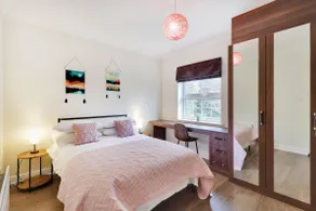 Central Tunbridge Wells Stylish & Spacious for 10 - Image 2