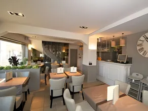 Hotel De Golf - Image 2