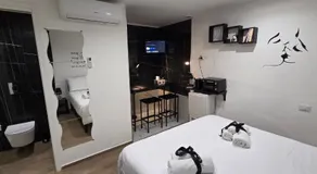 Black & White Rooms - Image 2