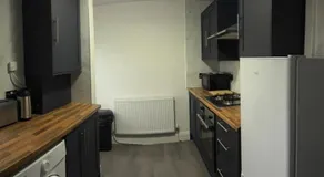Bungalow - Sleeps 2 - Parking - Garden - Image 3